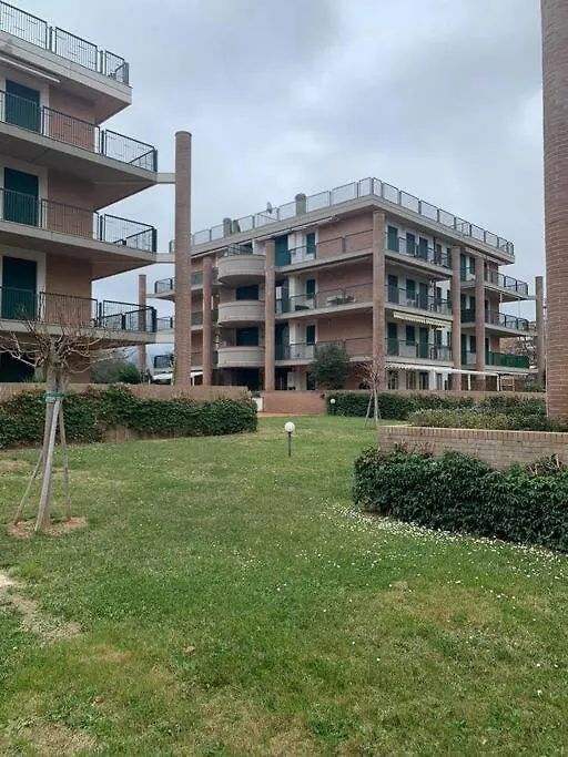 Appartamento Tranquillo Con Patio E Piscina La Caduta 0*,